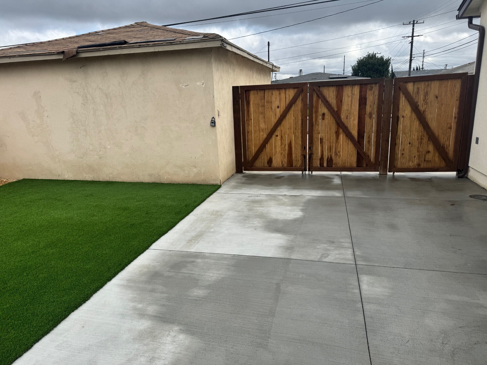 Building Photo - 1904 W 153rd St