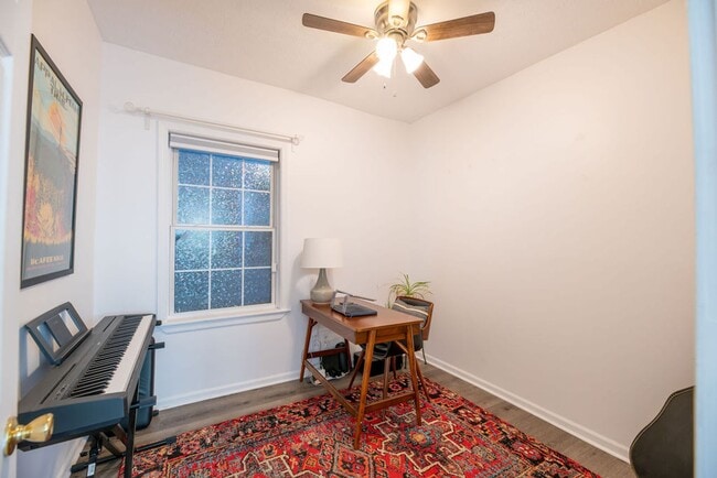 Building Photo - Prime Tremont Location | 2BR with Yard & Parking