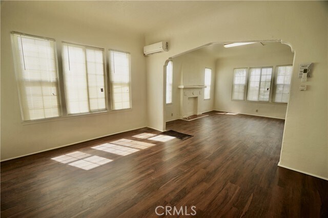 Building Photo - 1336 Elm St