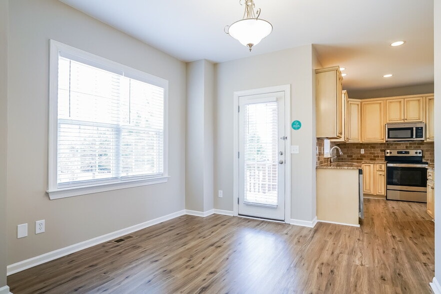 Building Photo - 1220 Crendall Way