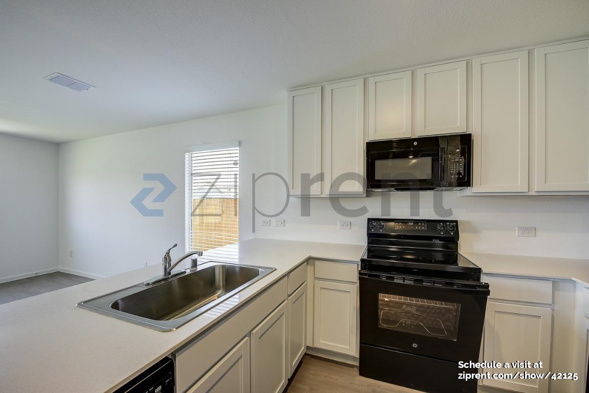Building Photo - 531 Montclair Ave