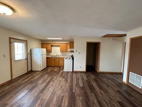 Building Photo - 350 N 100 E