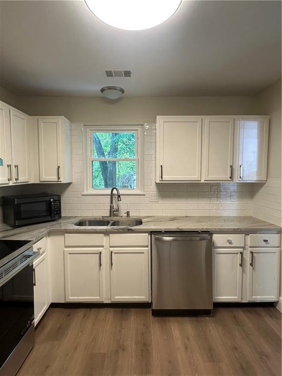 Building Photo - 3155 Cape Cir