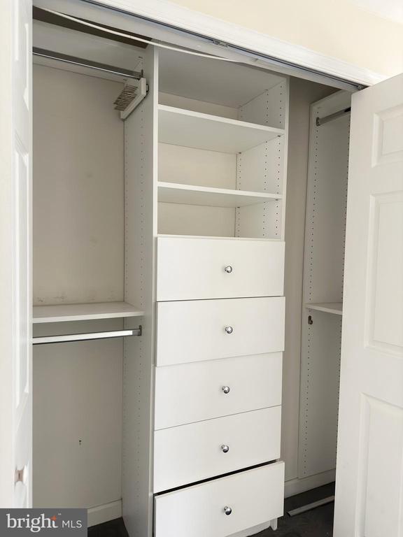 Building Photo - 1525 Montrose St