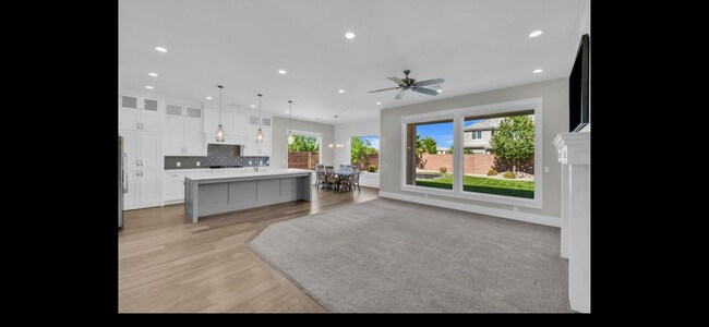 Building Photo - 2249 E Fieldstone Cir