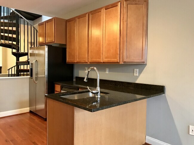 Building Photo - 25 N Montford Ave