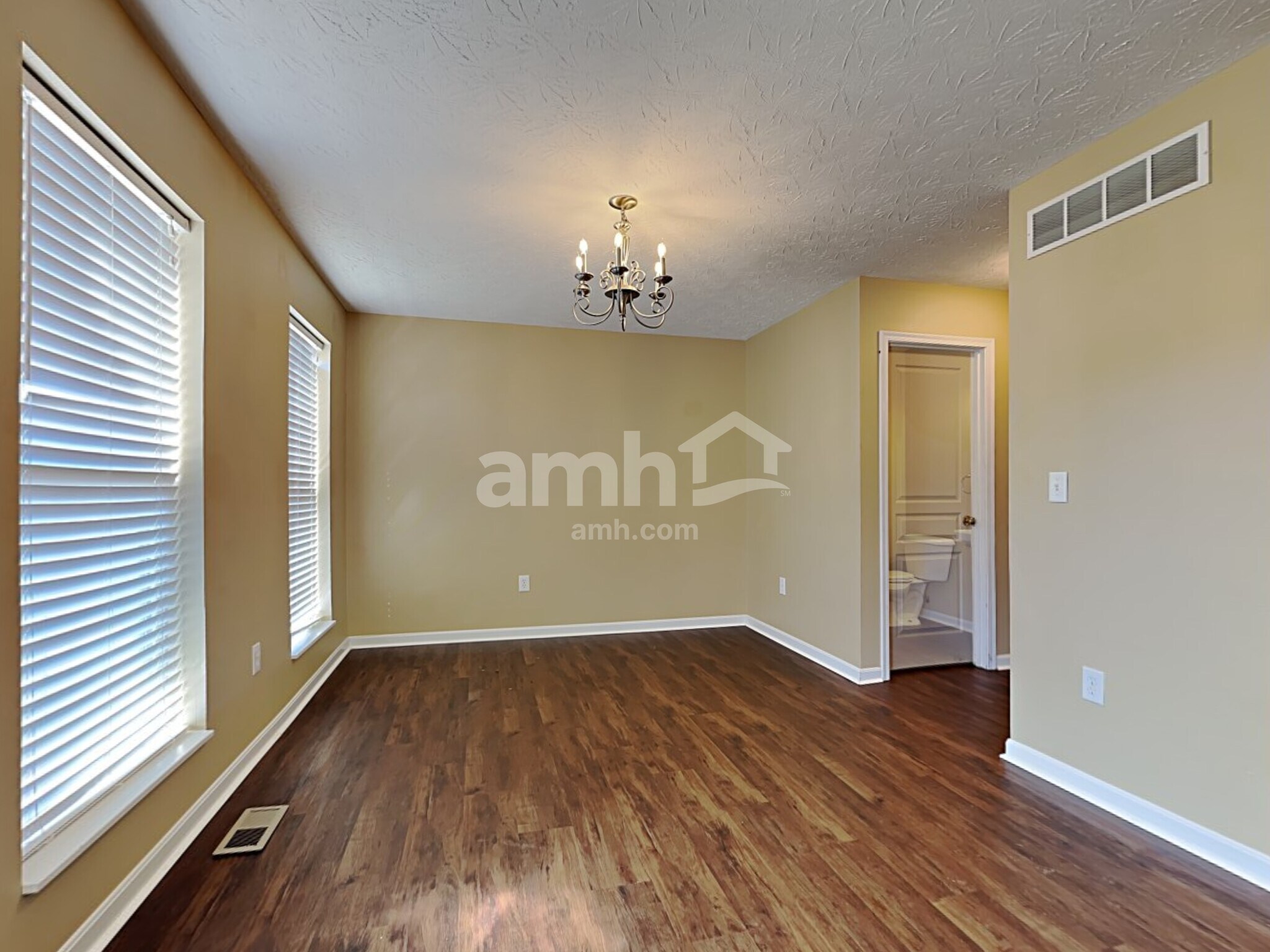 Building Photo - 6908 Lucia Dr