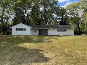 Building Photo - 5895 Dublin Rd