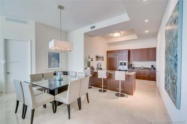 Building Photo - 15811 Collins Ave