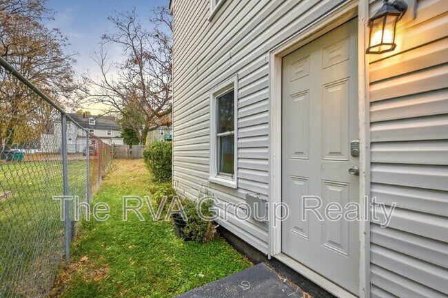 Building Photo - 3202 Utah Pl