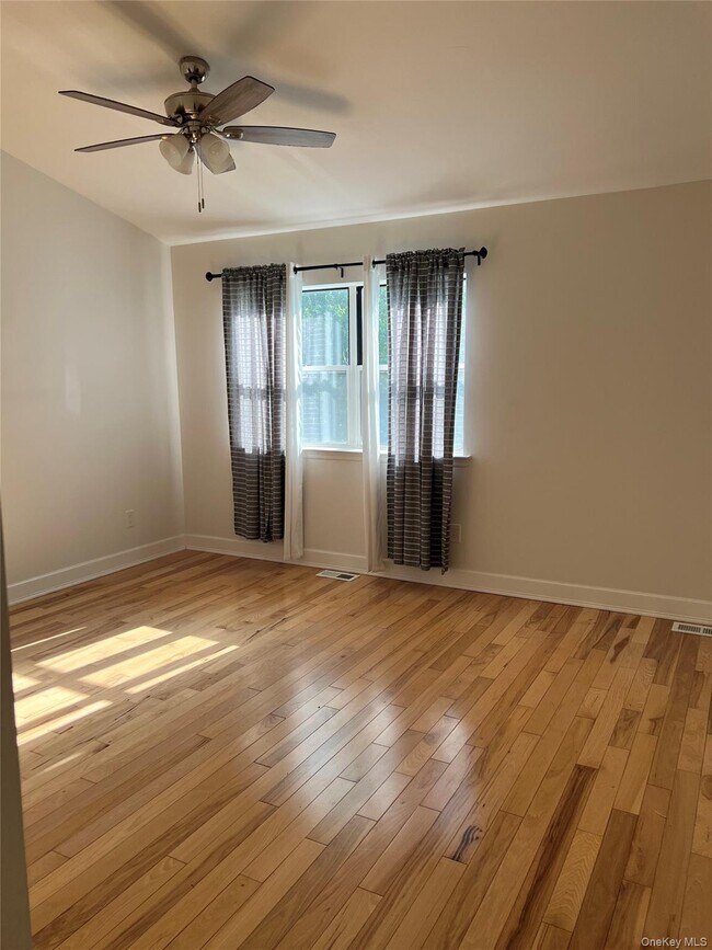 Building Photo - 253 Windward Dr