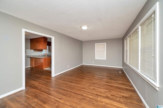 Building Photo - 1301 27th Ave N