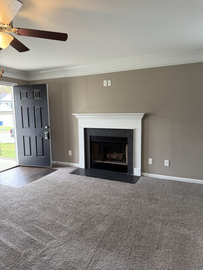 Building Photo - 3113 Dominion Dr