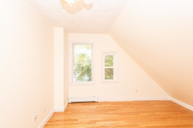 Building Photo - 18 Union St