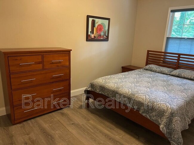 Building Photo - 1215 Collington Dr