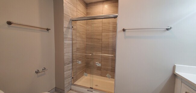 Building Photo - 4139 W Fletcher St