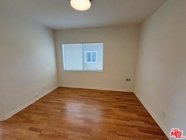 Building Photo - 407 Venice Blvd.