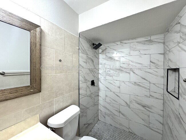 Building Photo - 659 Elderwood Ct