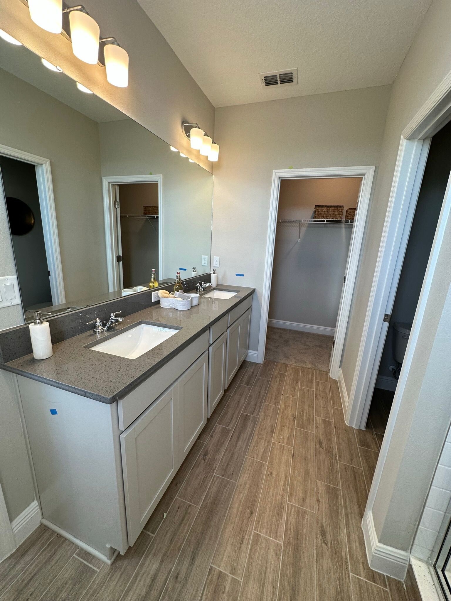 Building Photo - 6493 Cyrils Dr