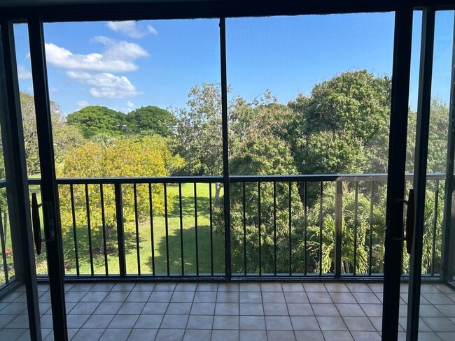 Building Photo - 300 N Hwy A1A