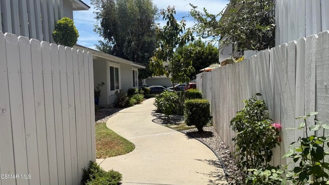 Building Photo - 3439 Highwood Ct