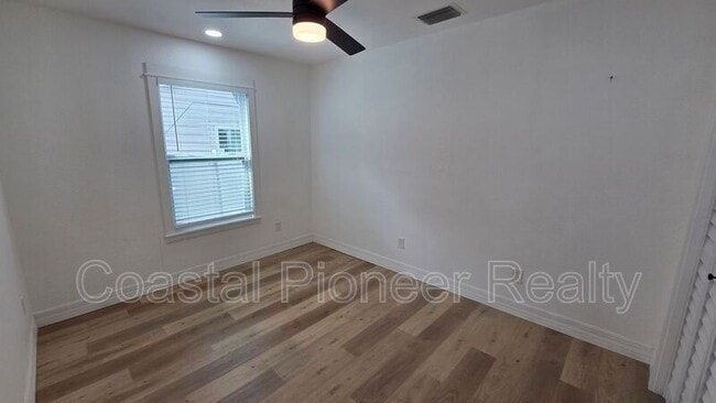 Building Photo - 5420 29th Ave S