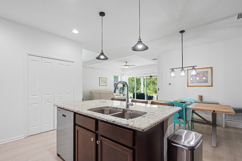 Building Photo - 9337 Cool Breeze Dr