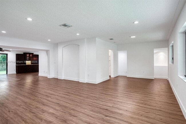 Building Photo - 6230 SW 112th St