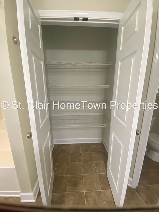 Building Photo - Great Family Home