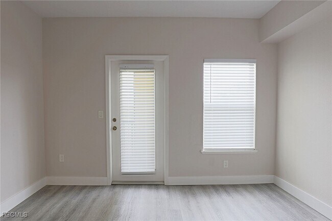 Building Photo - 11480 Villa Grand