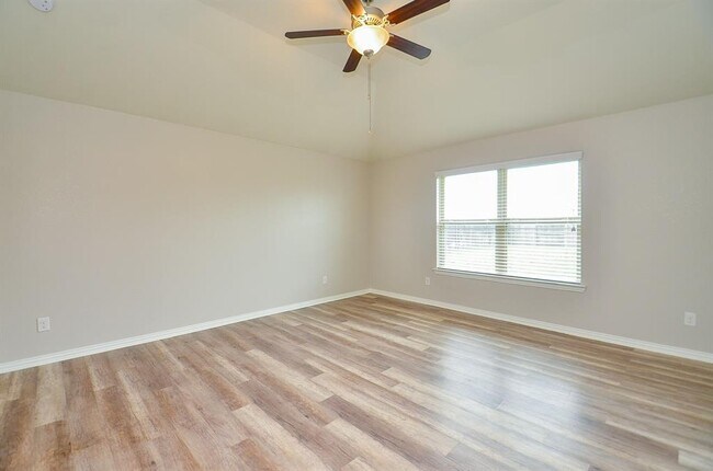 Building Photo - 23019 Tindarey Falls Ln