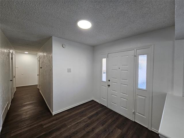 Building Photo - 2400 Meadow Creek Dr