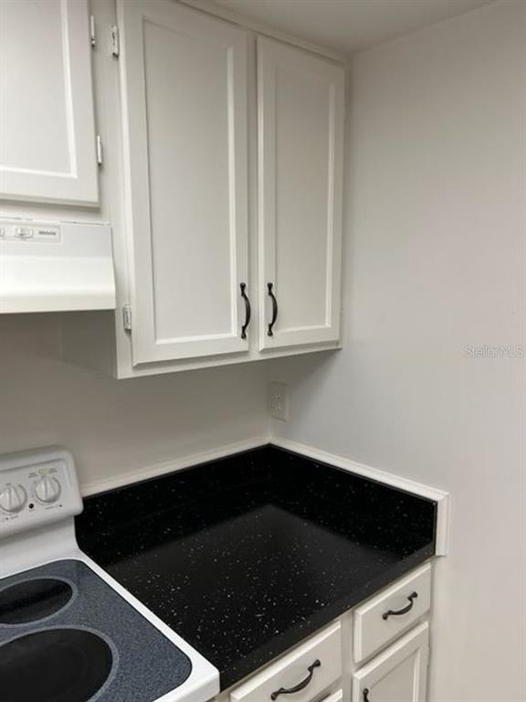 Building Photo - 5745 SW 10th Pl