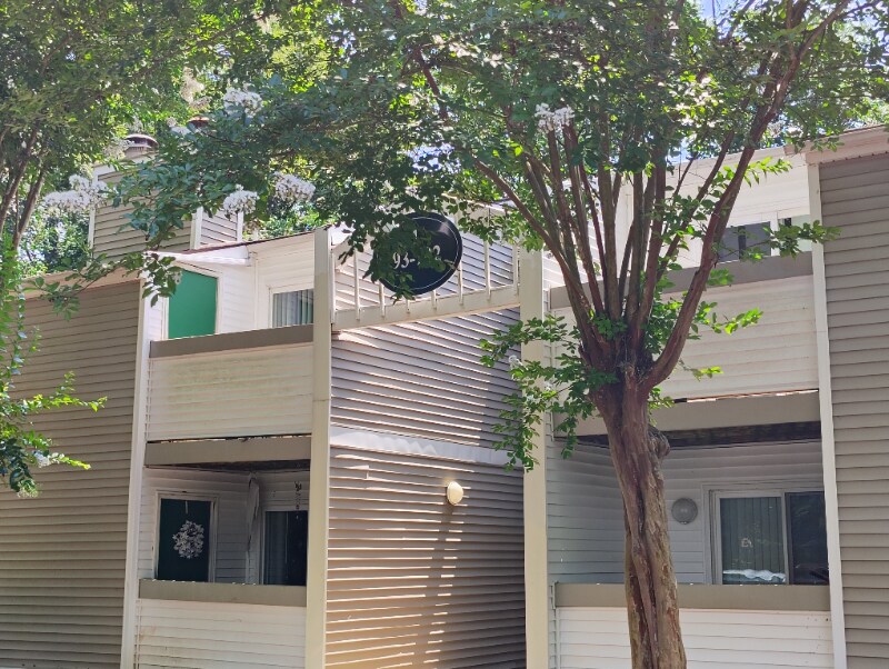 Building Photo - 600 Reusens Rd