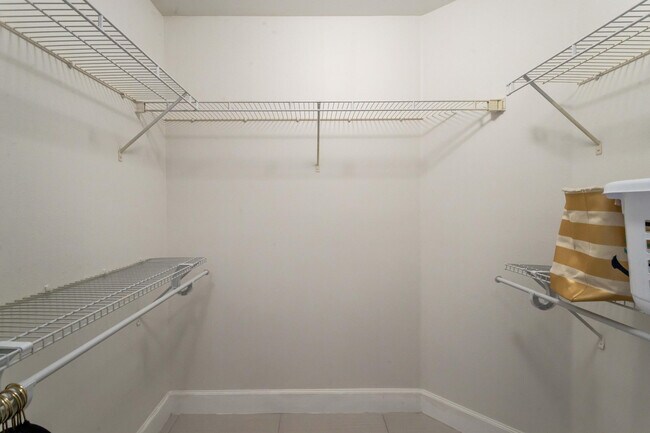 Building Photo - 250 NE 3rd Ave