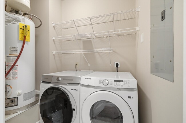 Building Photo - 407 S Elgin Ct
