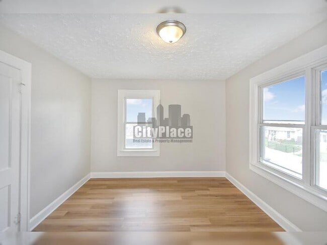 Building Photo - 608 N Oakland Ave