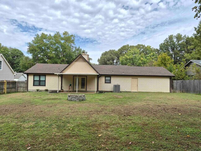 Building Photo - 5657 Heartwood Dr