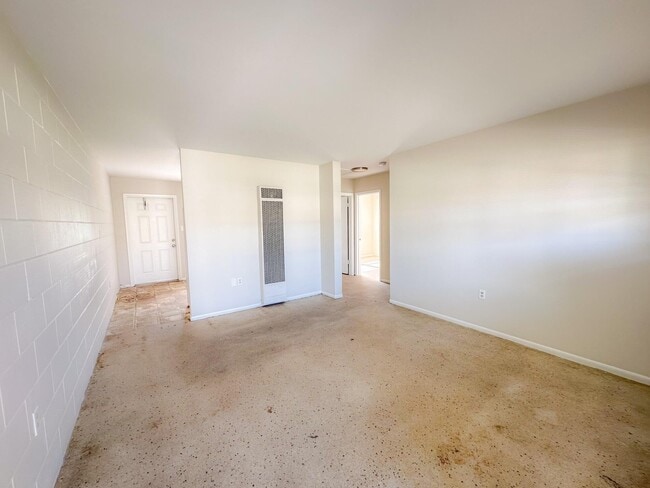 Building Photo - 2506 Ave F