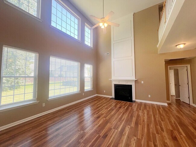 Building Photo - 703 Kingsmoor Dr