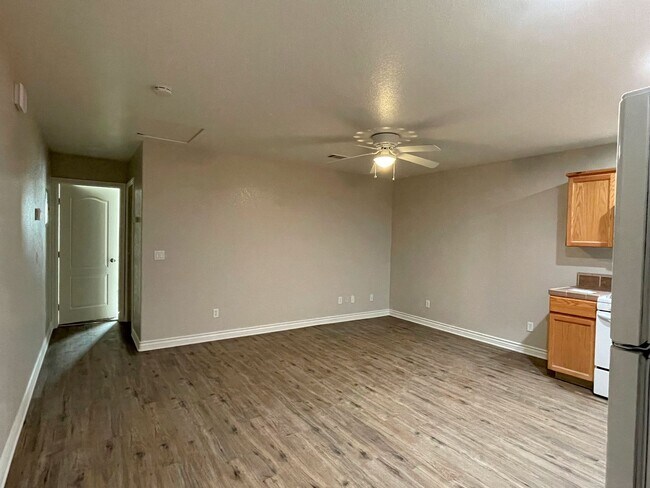 Building Photo - 21755 Ives Dr