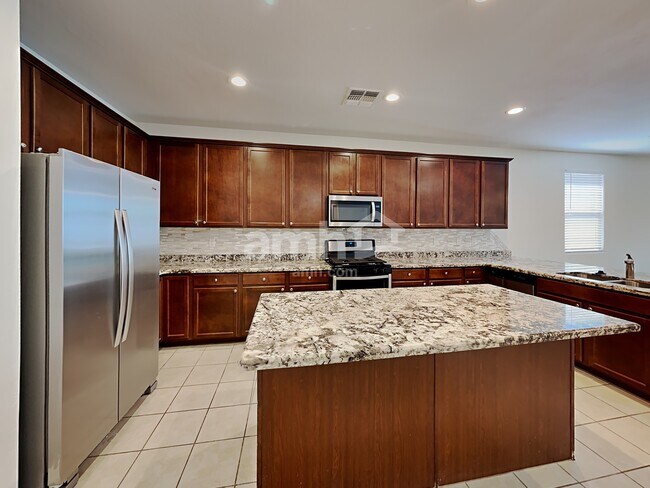 Building Photo - 16974 W Hilton Ave