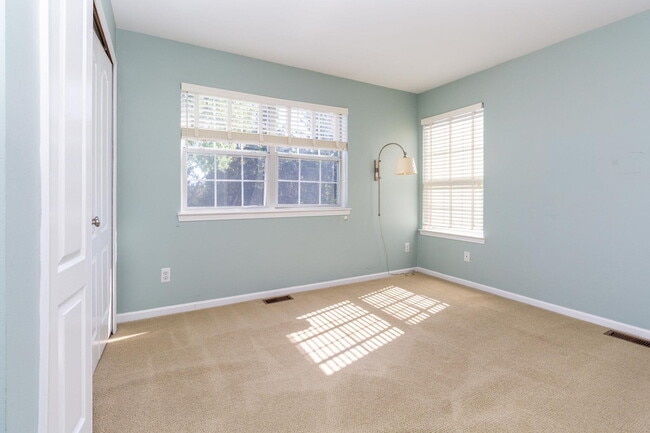 Building Photo - 1093 Fairways Blvd