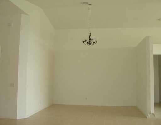 Building Photo - 121 Tuscany Dr