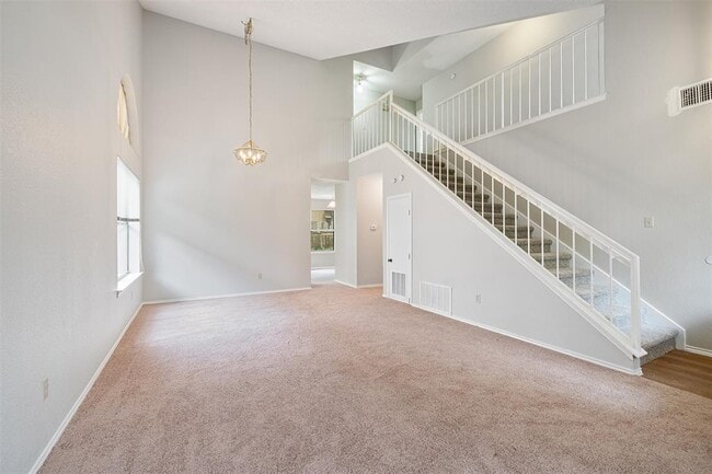 Building Photo - 6716 Shiner St