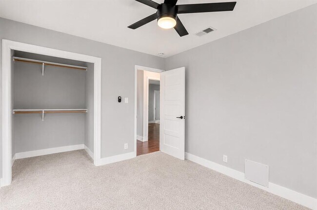 Building Photo - 9706 Cottle Dr