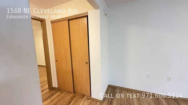 Building Photo - 1568 NE Cleveland Ave