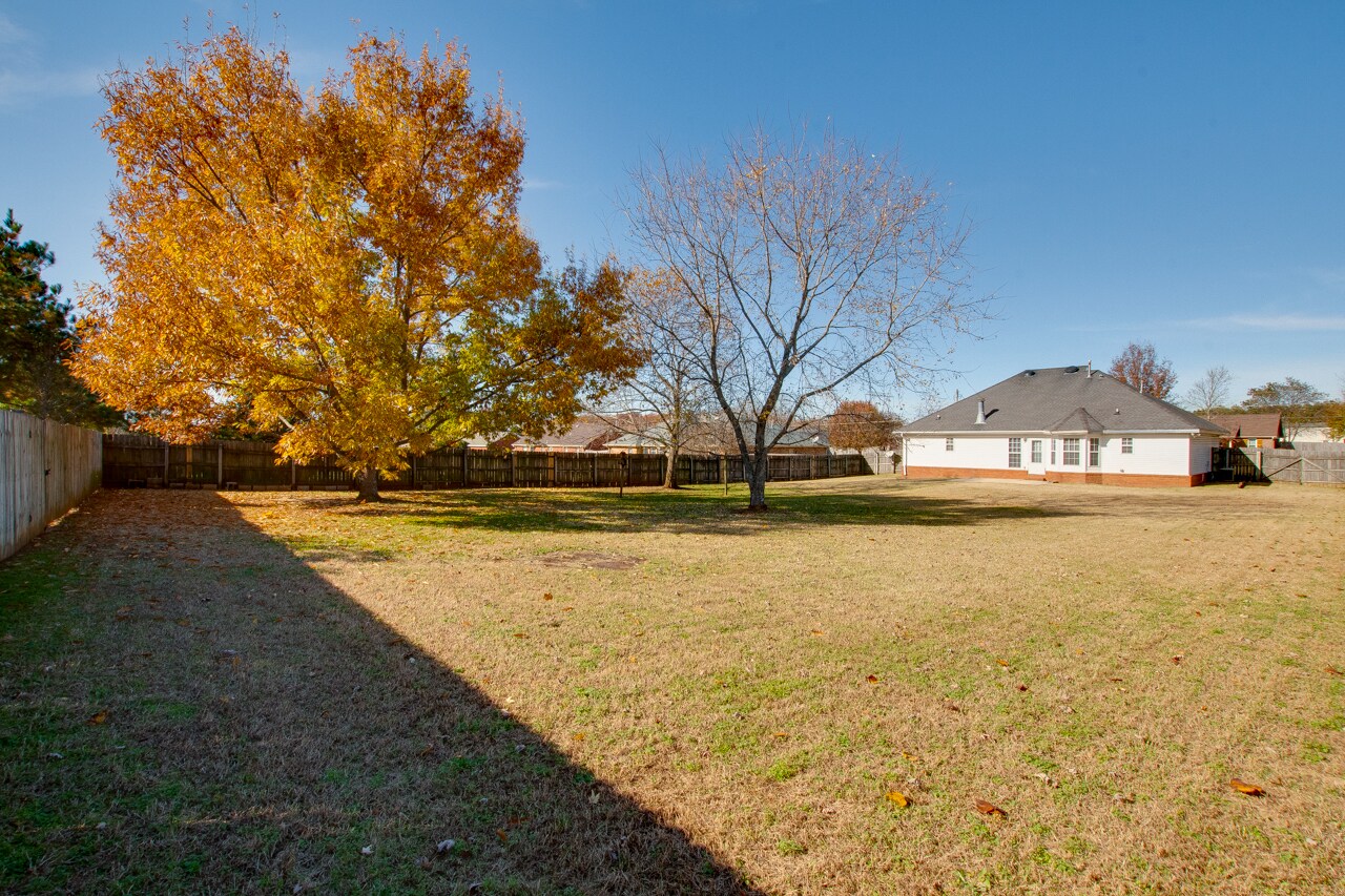 Building Photo - 104 Willow Green Dr