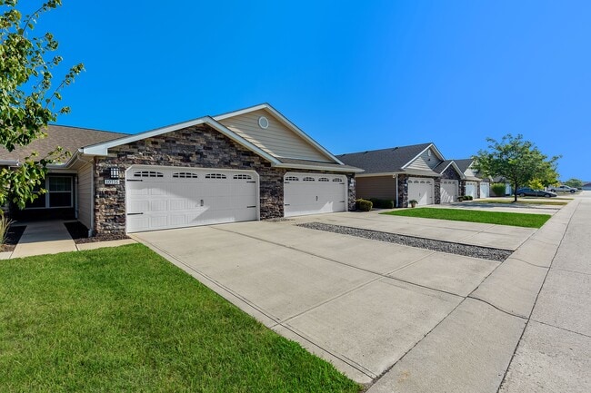 Building Photo - Redwood Noblesville Harewood Drive N