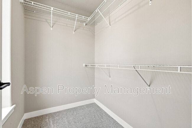 Building Photo - 3165 Lampe Ln